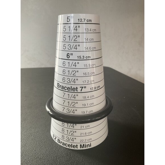 Womens Black Resin Bangle Bracelet 7 3/4" - Picture 2 of 3